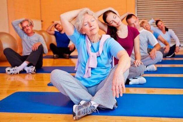 Exercises for the treatment of arthrosis are selected individually by a doctor and a physical therapy specialist.